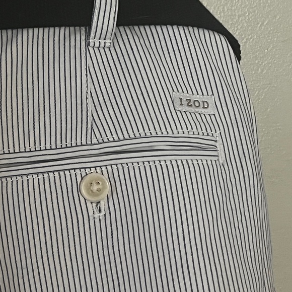 Izod Shorts - Picture 4 of 4